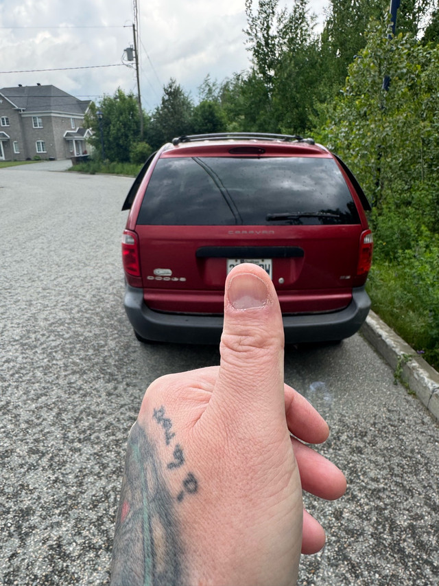 dodge caravan 2500$  dans Autos et camions  à Sherbrooke - Image 2