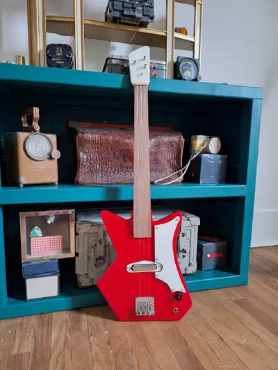 Cigar box guitar Jack White Tribute, View more