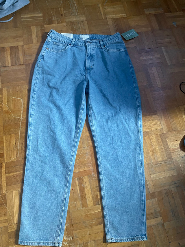 (12) Mom Jeans in Women's - Bottoms in Oshawa / Durham Region