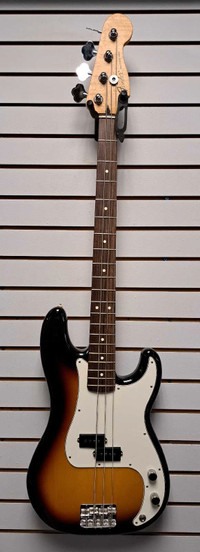 2010 MIM Fender Precision Bass Guitar (27106264)