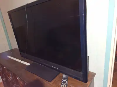 40 inch TV, like new, View more