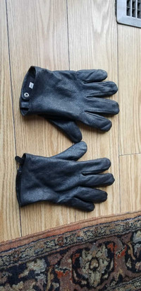 Calvin Klein leather gloves 