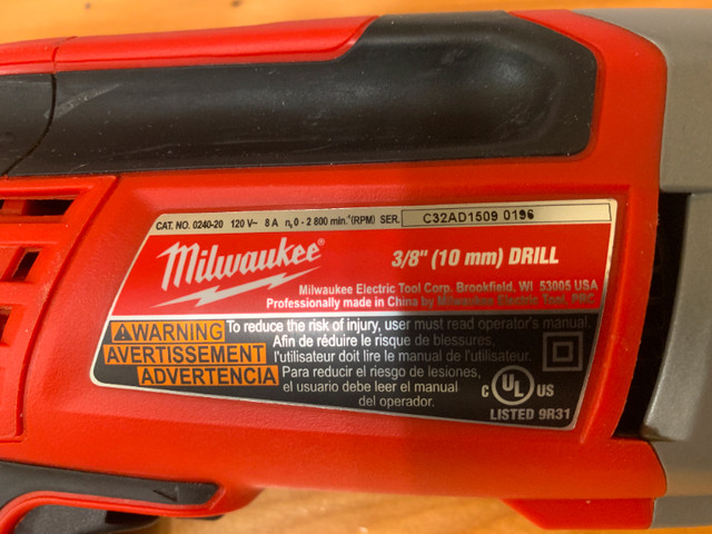 Milwaukee 3/8-inch Drill dans Outils électriques  à Ville de Montréal - Image 2