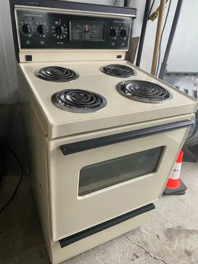 Maffat 24” coil top stoves ((delivery possible extra)), View more