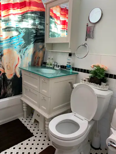 Beautiful 3 bedroom 1 washroom house , with space of 4-5 car parking , walking distance to Costco, H...