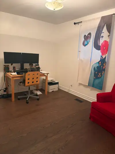 Single room for rent, close to Go train, grocery stores, Tim Hortons, Starbucks, etc