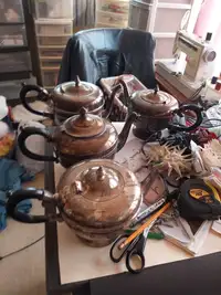 4 Tea pots