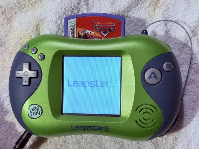 LeapFrog Leapster 2 educational handheld video game system in Toys & Games in Markham / York Region - Image 5