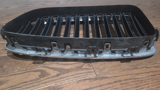 BMW 5 Series Kidney Grill in Other Parts & Accessories in Hamilton - Image 4