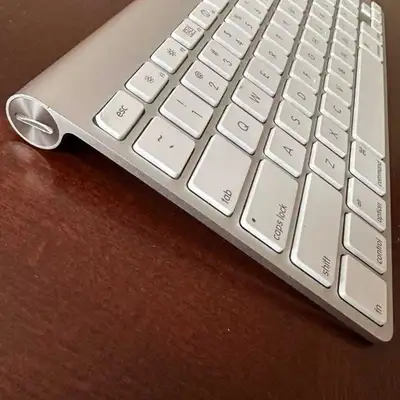 Apple wireless keyboard A1314, View more