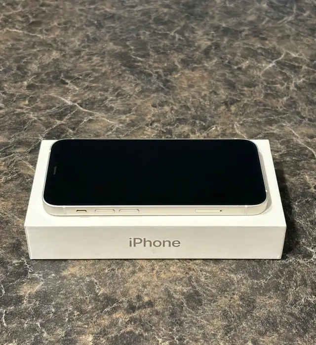 IPhone 12 mini • White • 128 GB in Cell Phones in Kingston - Image 4