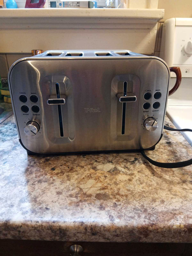 New Toaster in Toasters & Toaster Ovens in Kitchener / Waterloo