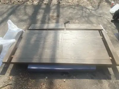 Table Top. 8-10’ long (2 leafs) $200 O.B.O. Call (905) 542-2445