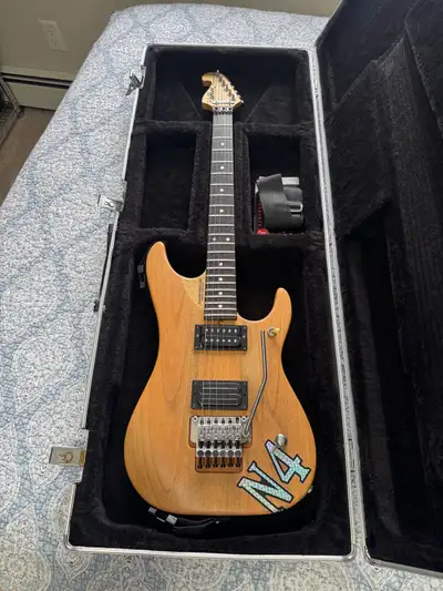 Washburn N4 - Nuno Bettancourt Signature, View more