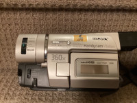 Sony Handycam Hi8 XR CCD-TRV87 Video Camcorder
