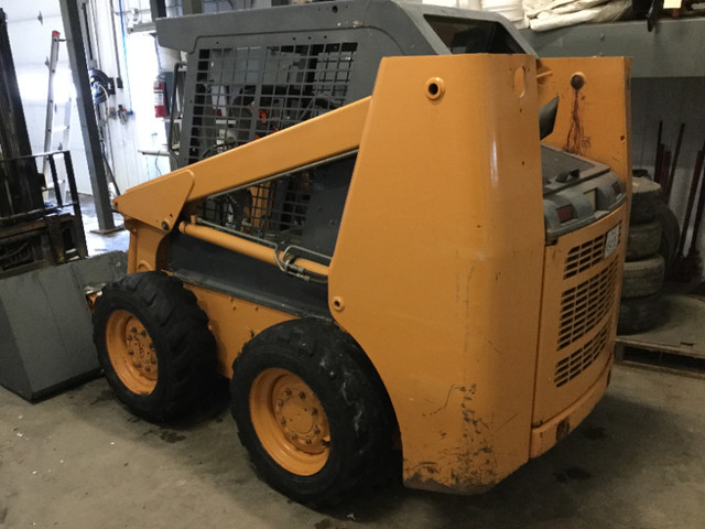 skid steer case 40xt dans Équipement lourd  à Drummondville