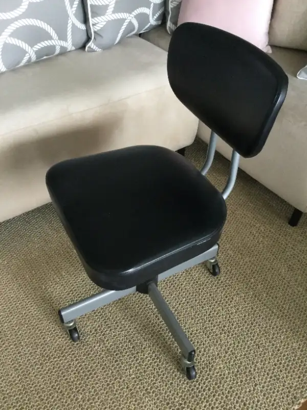 Vintage Industrial Office Chair From Japan ca.1960 in Chairs & Recliners in Penticton - Image 3