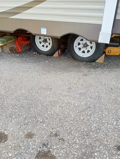 THIS TRAILER HAS BEEN WELL TAKEN CARE OF FROM THE INSIDE OUT ITS BRAND NEW! NEVER USED WATER TANKS O...