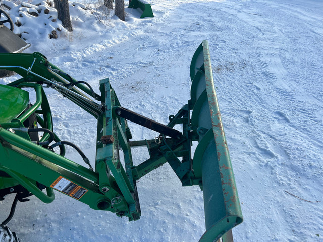 Hydraulic Angle Snow Blade for John Deere in Farming Equipment in Red Deer - Image 4