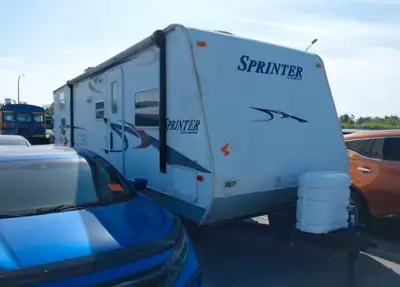 selling a 2005 keystone sprinter traver trailer. Has salvage title . repairs are required on left si...