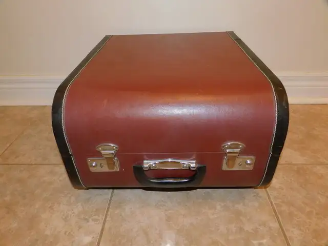 Vintage Parrot Accordion MUS1302 NO801 in Other in Markham / York Region - Image 3
