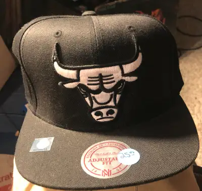 Mitchell & Ness Chicago Bulls snapback OSFM baseball hat, View more