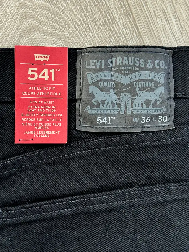 Levi's Men's 541 36x30 Black Slim Taper Fit NWT in Men's in Mississauga / Peel Region - Image 3