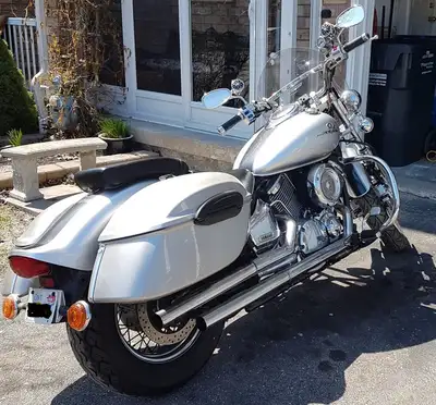 2002 Yamaha VStar 1100 Custom Detachable Hard Locking Saddle Bags Cobra Pipes Switchblade Windshield...