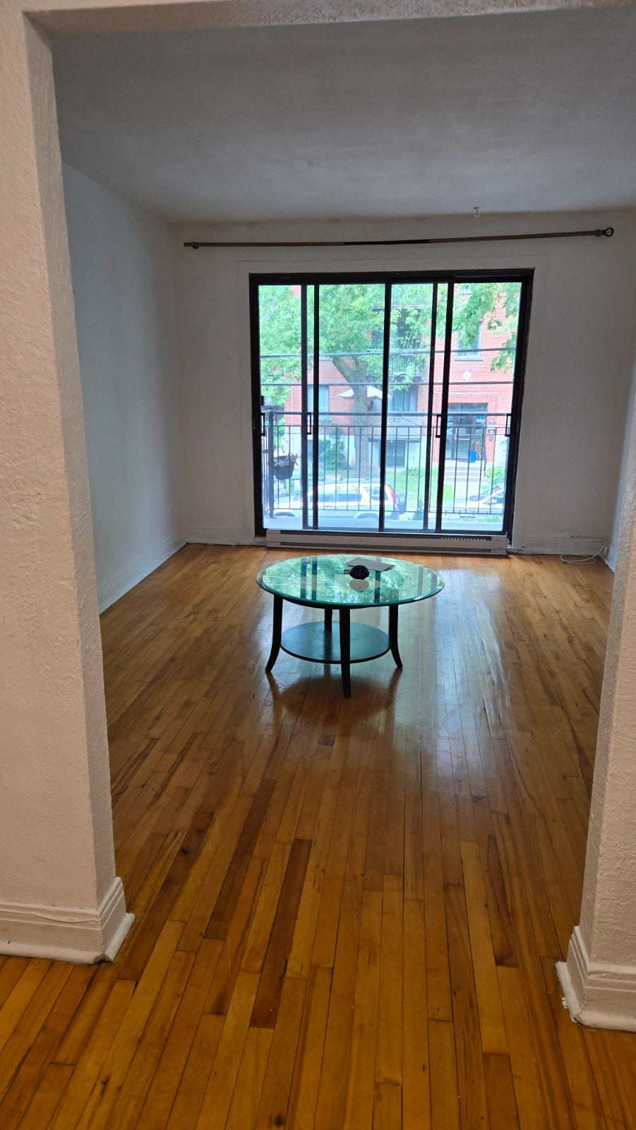 Grand 4 et demi  a louer dans Cote Des Neiges limite Outremont — photo 1