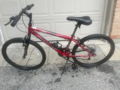 Bicycle 24" Huffy Kids 7-Speed Like New, Voir plus