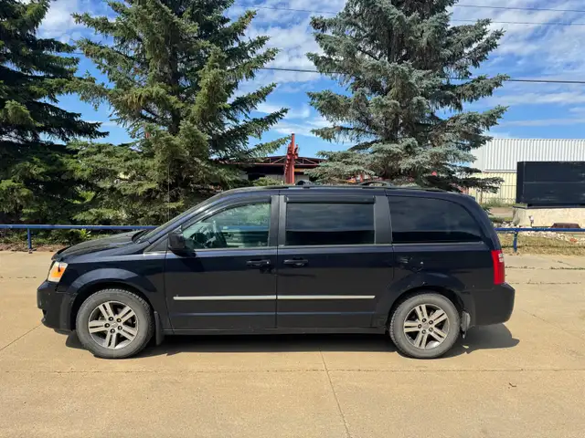 Dodge caravan 2010 stowngo510357361248194563
