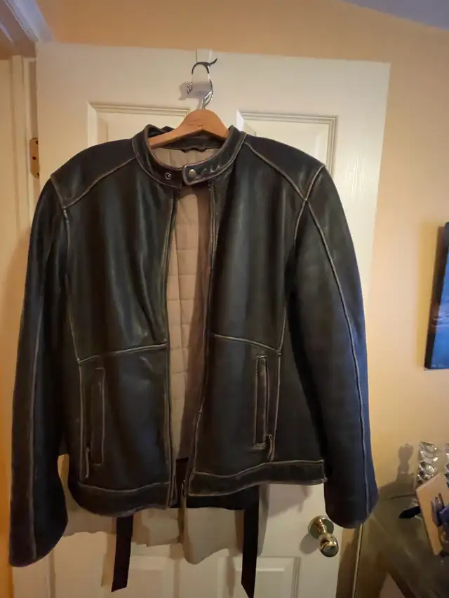 Burberry Danier Nine West leather Coats in Women's - Other in City of Halifax - Image 5
