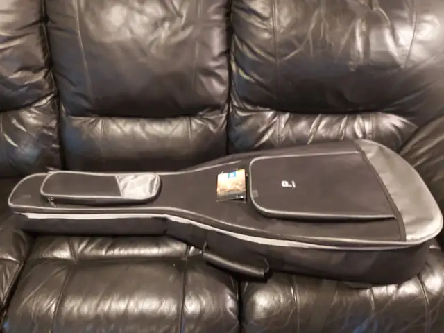 Nova 6-String Electric Guitar w/ Black New Carring Bag + Stand in Guitars in Peterborough - Image 5