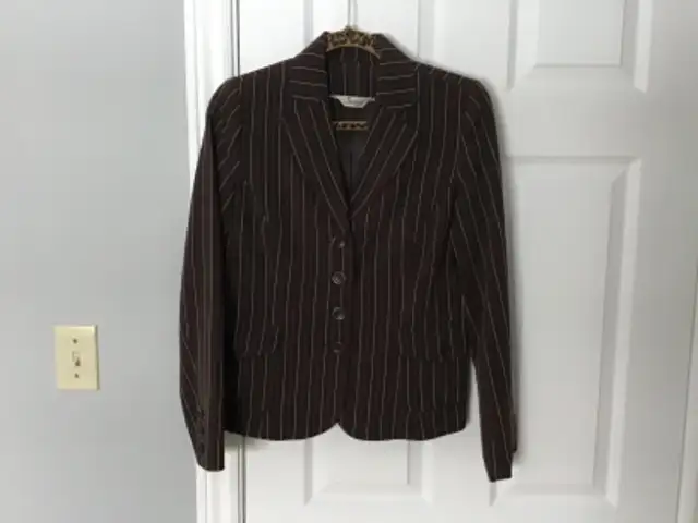 Women’s blazer Size 6 in Women's - Tops & Outerwear in Summerside - Image 2
