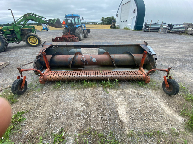 Gleaner Pickup Head in Farming Equipment in Ottawa - Image 2