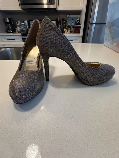 Fioni Night Platform Pumps Size 8, View more