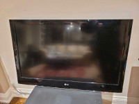 42'' LG LCD  1080P HDTV with wall mount. 