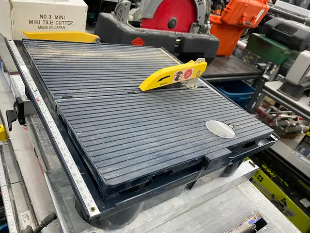 Mastercraft Wet Tile Saw 4.5” in Power Tools in City of Toronto - Image 3