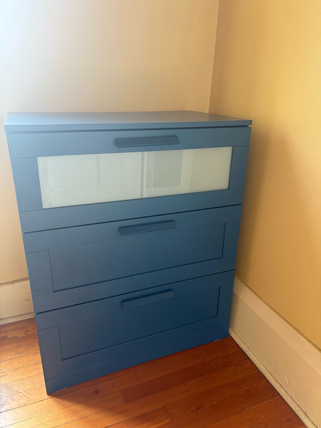 commode 3 tiroirs bleue dans Commodes et armoires  à Ville de Québec