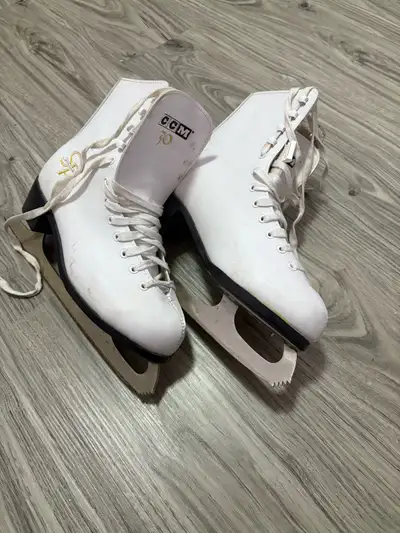 CCM women’s ice skates patins femmes (8), View more