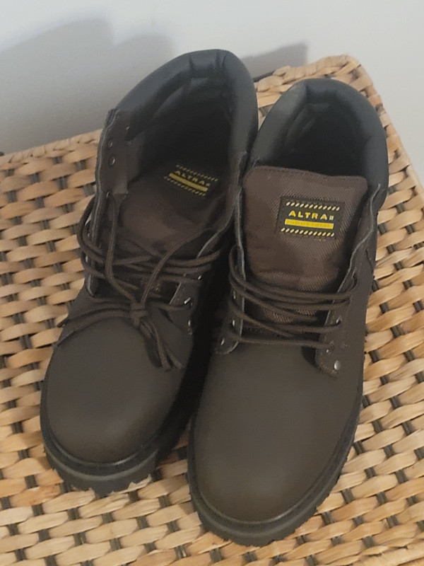 Work boots. dans Chaussures pour hommes  à Laval/Rive Nord - Image 4