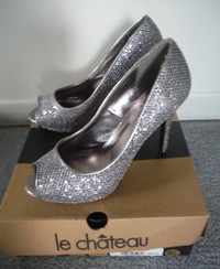 Le Chateau Women's Sparkling Silver Dress Shoes For Sale !!!