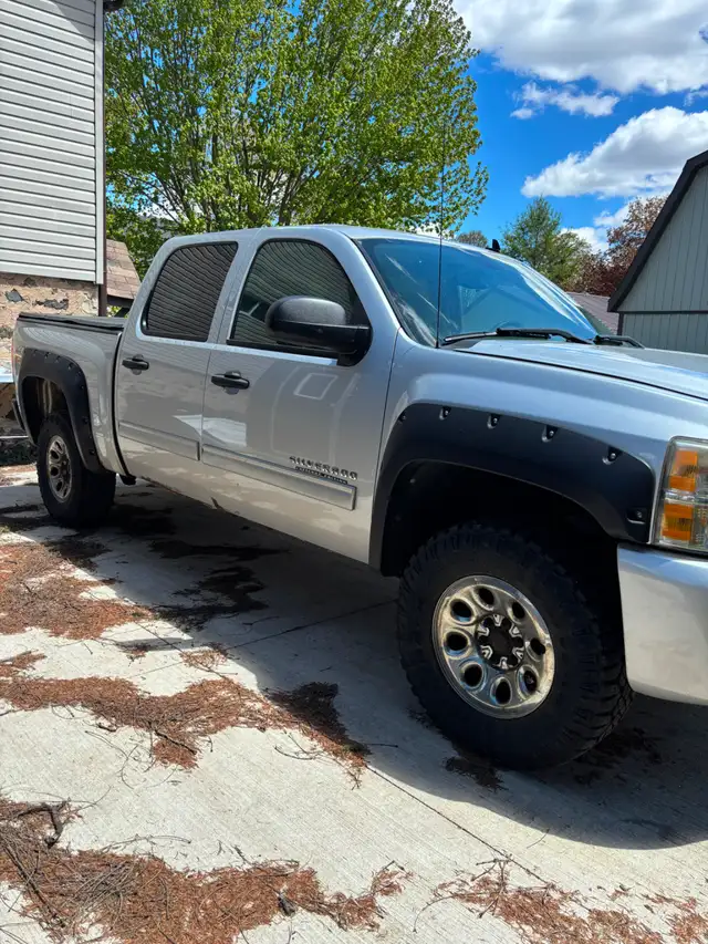 Chev truck467773088198174721