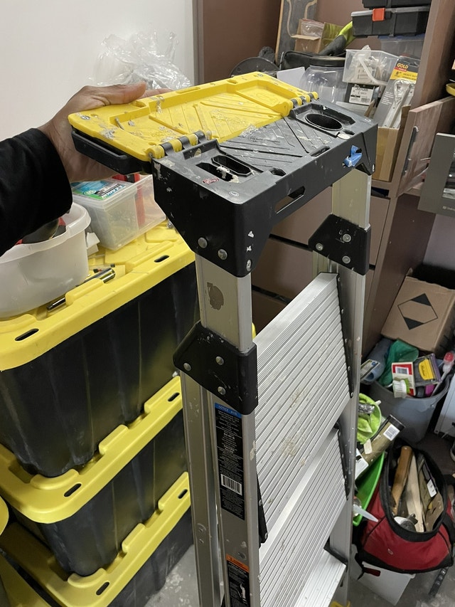 Gorilla Ladders 4.5 ft. Aluminum Dual Ladder with Flip Top Tray Ladders & Scaffolding Oshawa