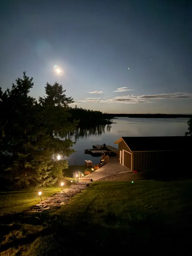 LAKEFRONT CABIN RENTALS – LONG LAKE (NOPIMING PROVINCIAL PARK) in Manitoba in Canada - Image 5