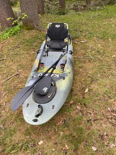 Selling my Kaku Wahoo fishing kayak, a stable and versatile kayak perfect for fishing on lakes, rive...