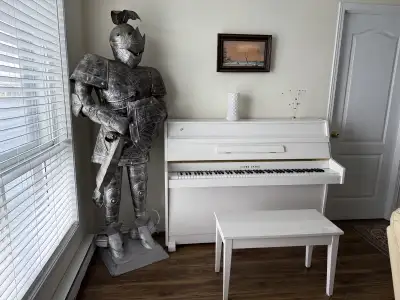 Piano Yong Chang avec banc à vendre, View more
