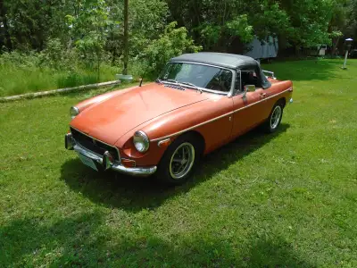 Nice, original MGB. Milage is in miles, not KM. Runs and drives good. Excellent body, roof, interior...