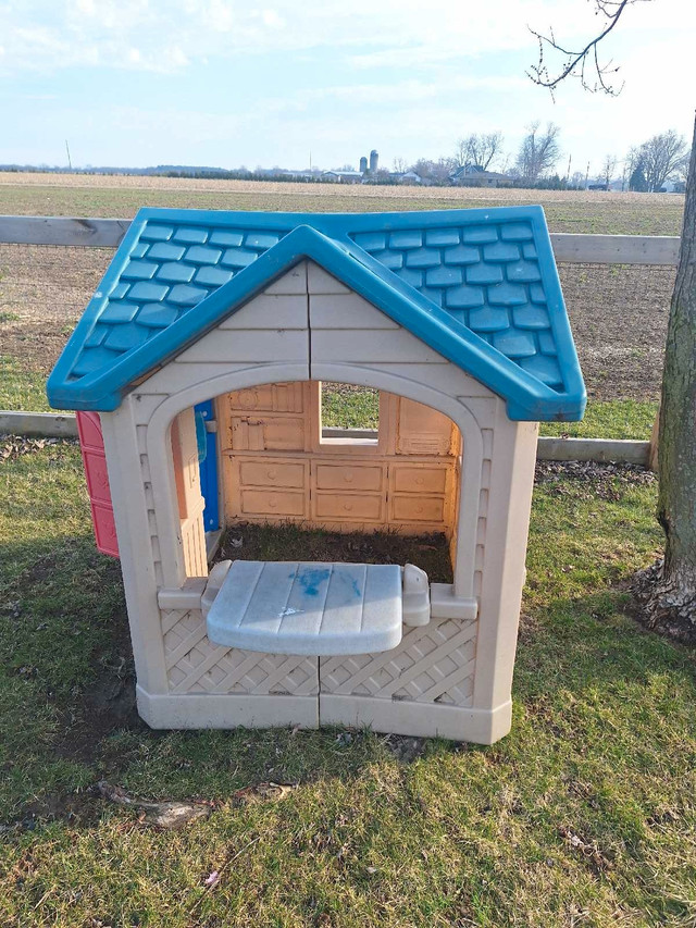 Kids play house in Other in Leamington - Image 2