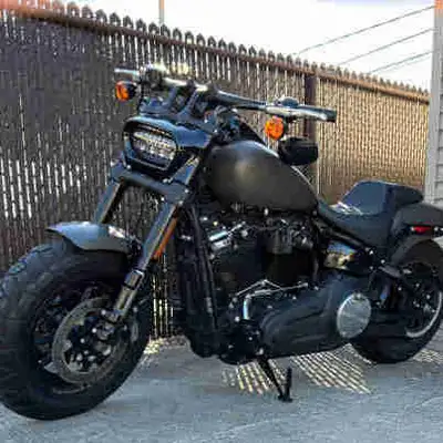 2018 Harley Davidson FatBob Fat BoB 114 FXFBS 5000km Couleur: industrial Grey Condition A1 comme neu...